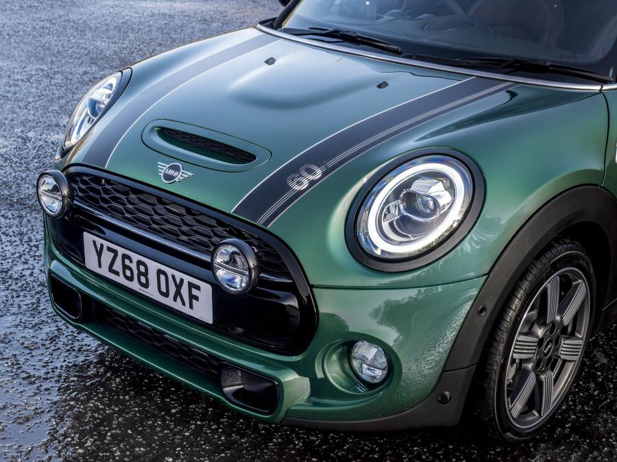 Детали экстерьера Mini Cooper S 60 Years Edition (F56) 2019 года  (UK) (фото 10 из 18)